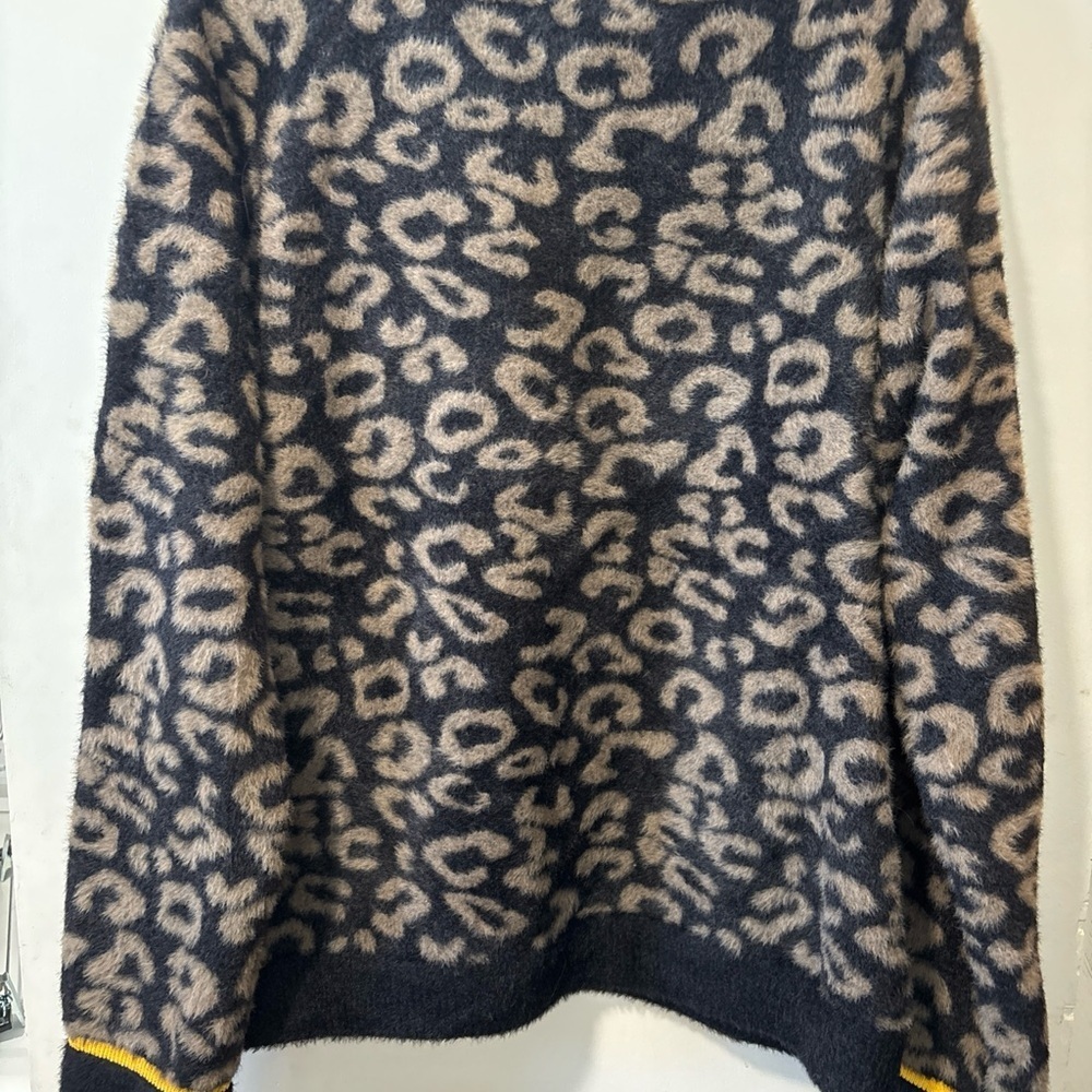 Sweaty Betty Islington Relaxed Fit Faux Fur Leopard Print Jumper Sweater Fuzzy M - Picture 5 of 8